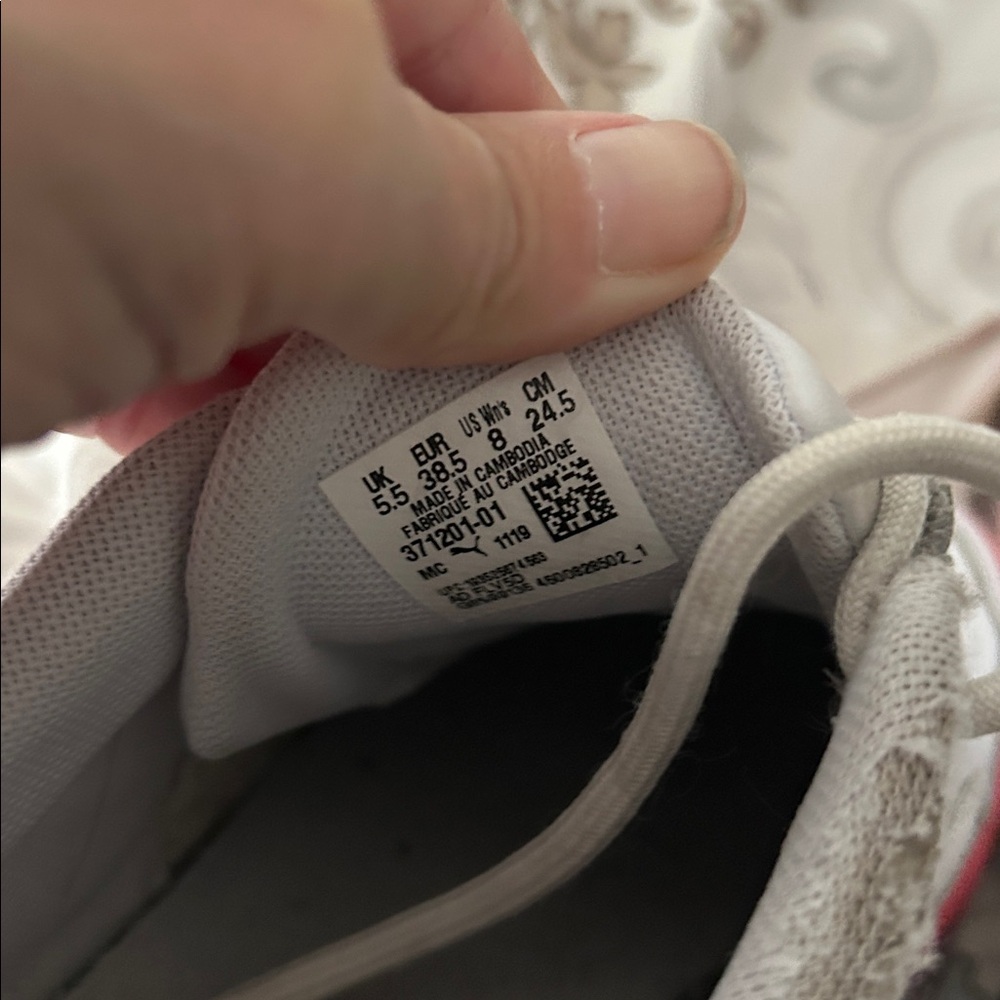 Puma White Sneakers with Multicolor Sides xxxNOTExxc…some wear inside—foot rim - Picture 3 of 8